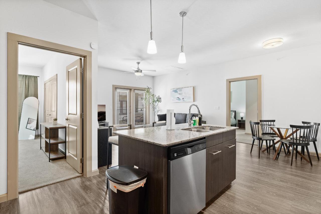 Luxe 3B/2B Getaway - Pool, Gym, Parking, Pet Wash Apartment Leander ภายนอก รูปภาพ
